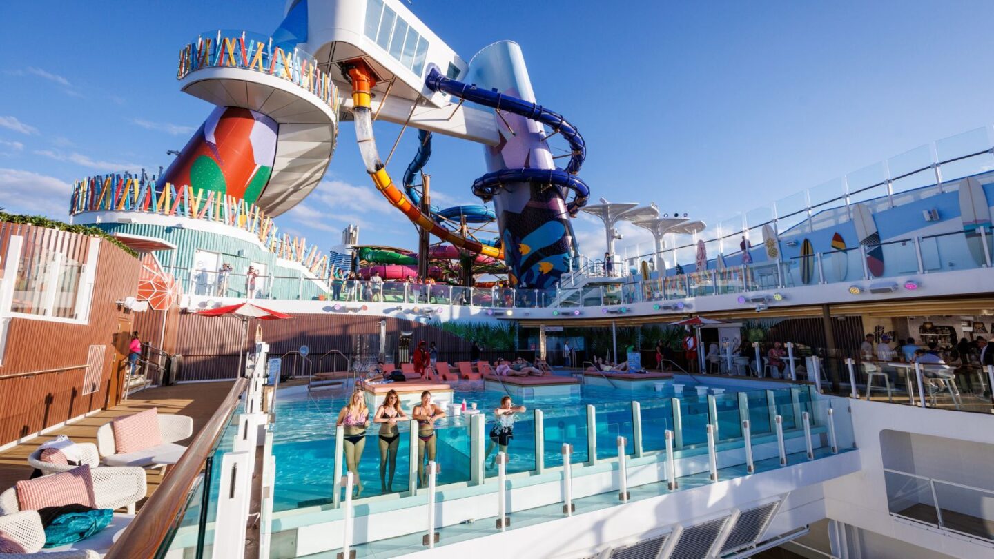 Water Slides on the Icon of the Seas (1)