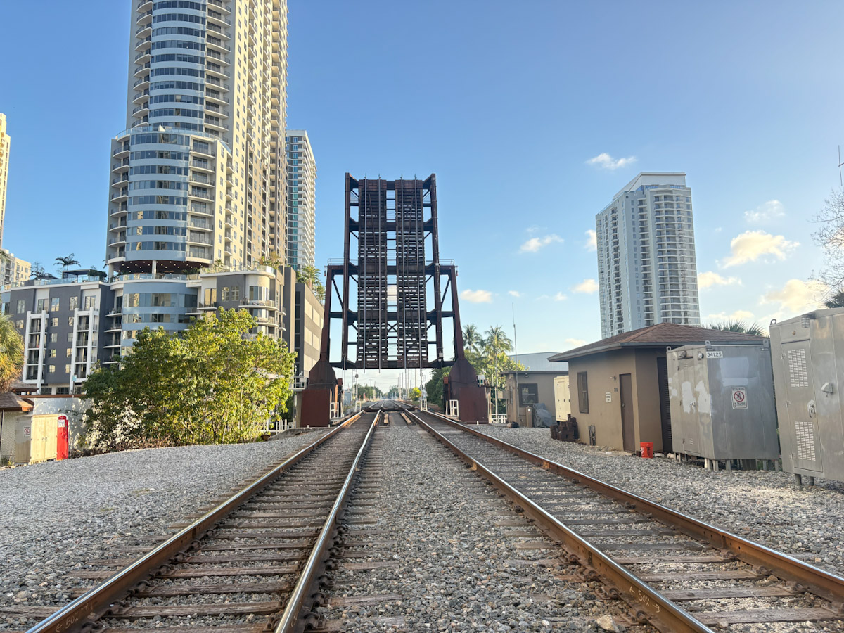 TRainline accross the river Fort Lauderdale