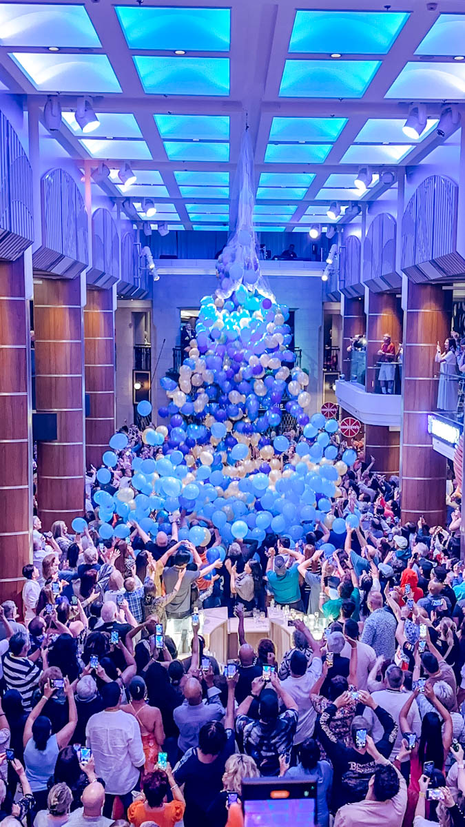 Balloon drop on Anthem of the Seas