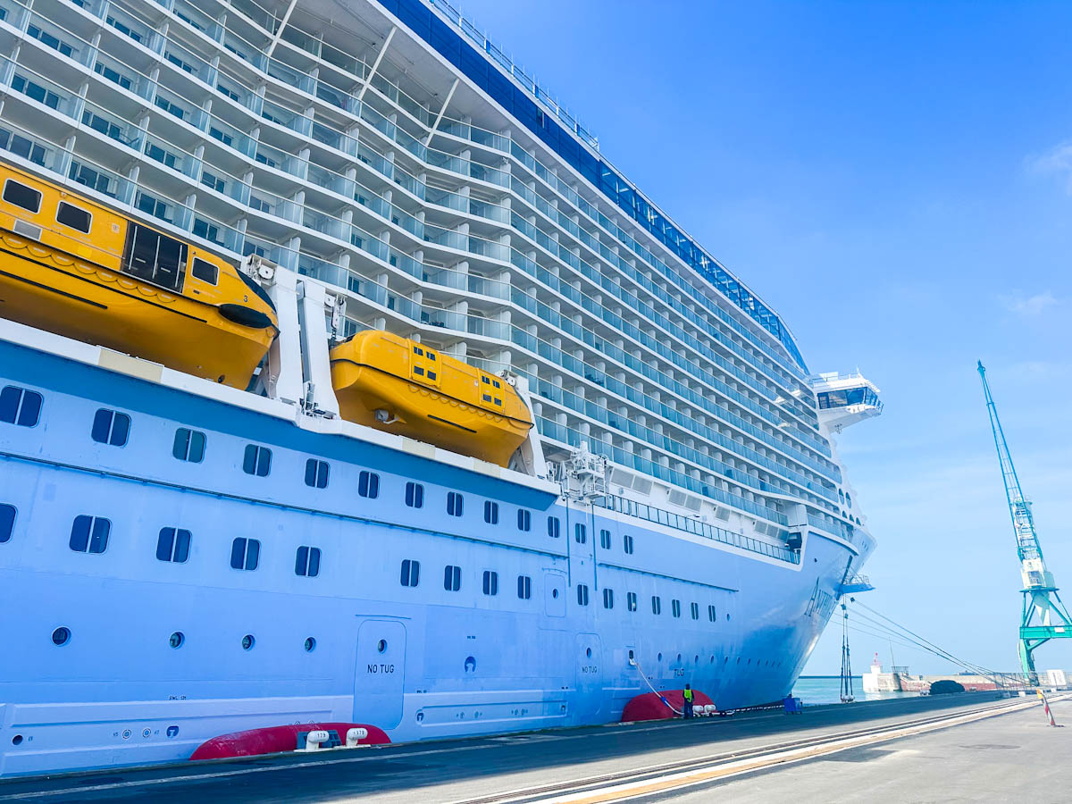Starboard side of Anthem of The Seas