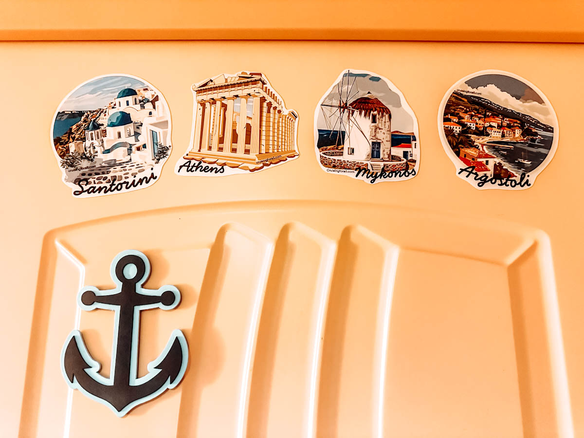 Free Santorini Cruise Door decoration to print yourself 4 magnets on a door that are greek