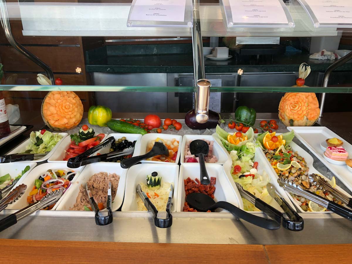 Msc Yacht Club outside buffet