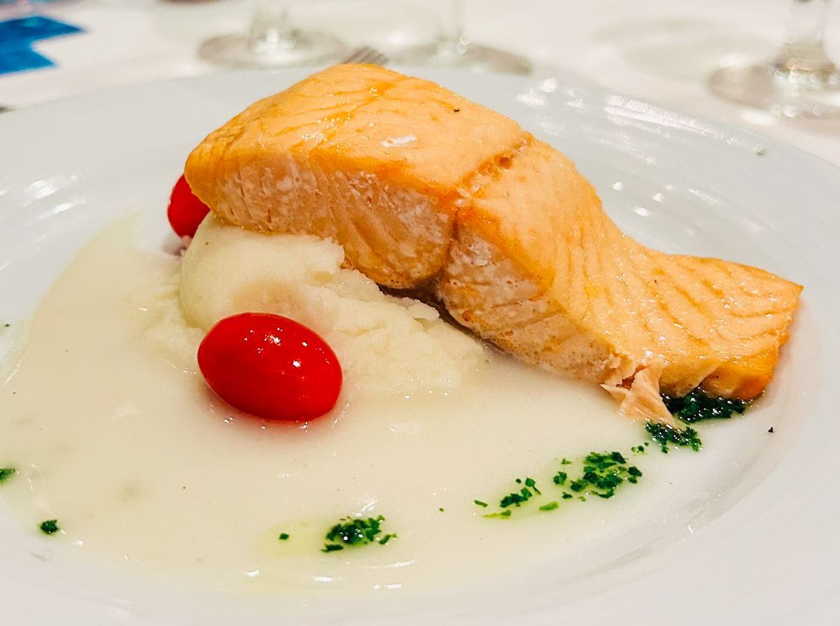 Whats included on a Royal Caribbean Cruise, Food in the Main Dining Room on Mariner of the Seas