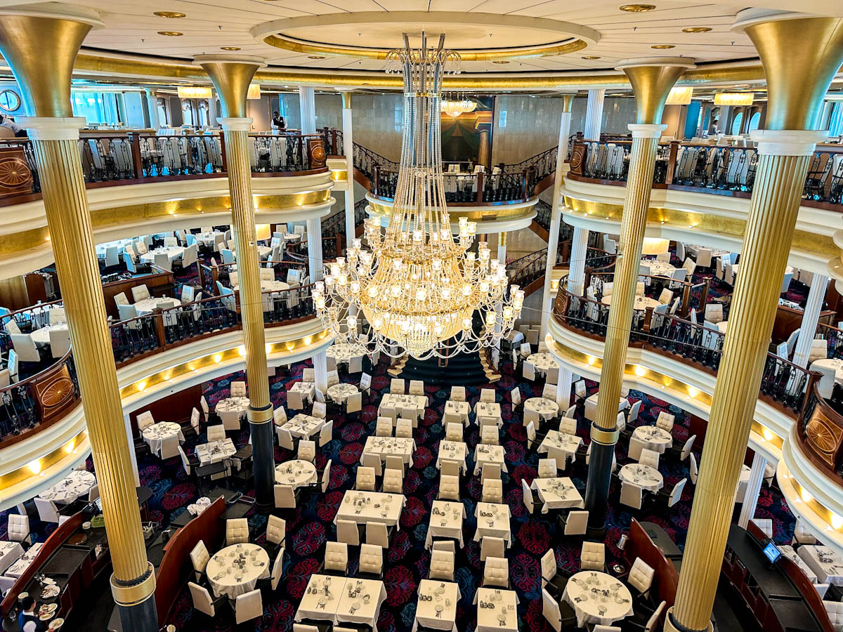 Main dining room Voyager of the Seas