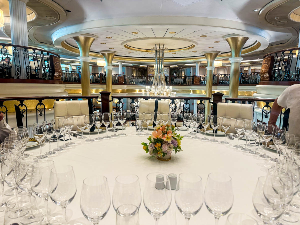 Voyager of the Seas Pub Chefs Table