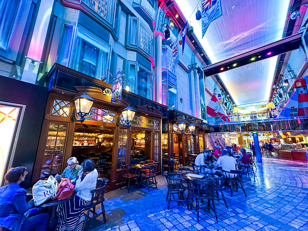 Pig and Whistle Pub, Voyager of the Seas
