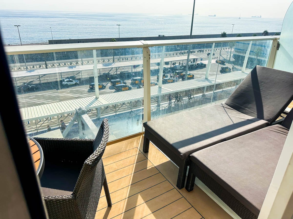 Suite 7654 on Oasis of the Seas balcony sun beds