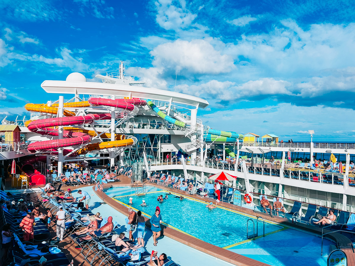 Pool on Oasis of the Seas