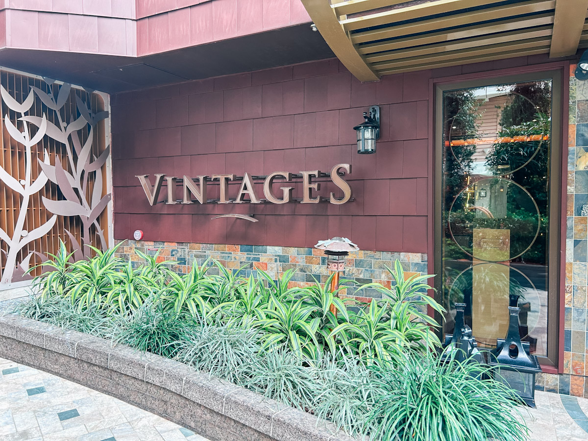 Vintages Vine Bar on the Oasis of the Seas