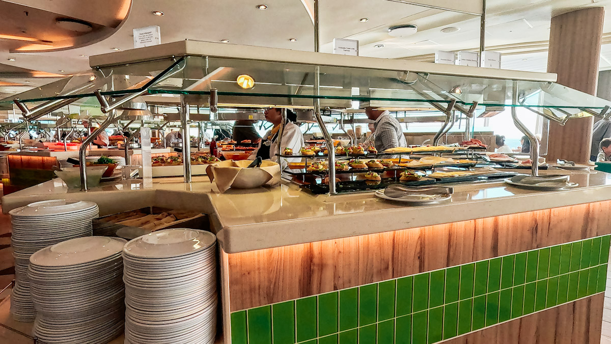 Windjammer Buffet of Oasis of the Seas