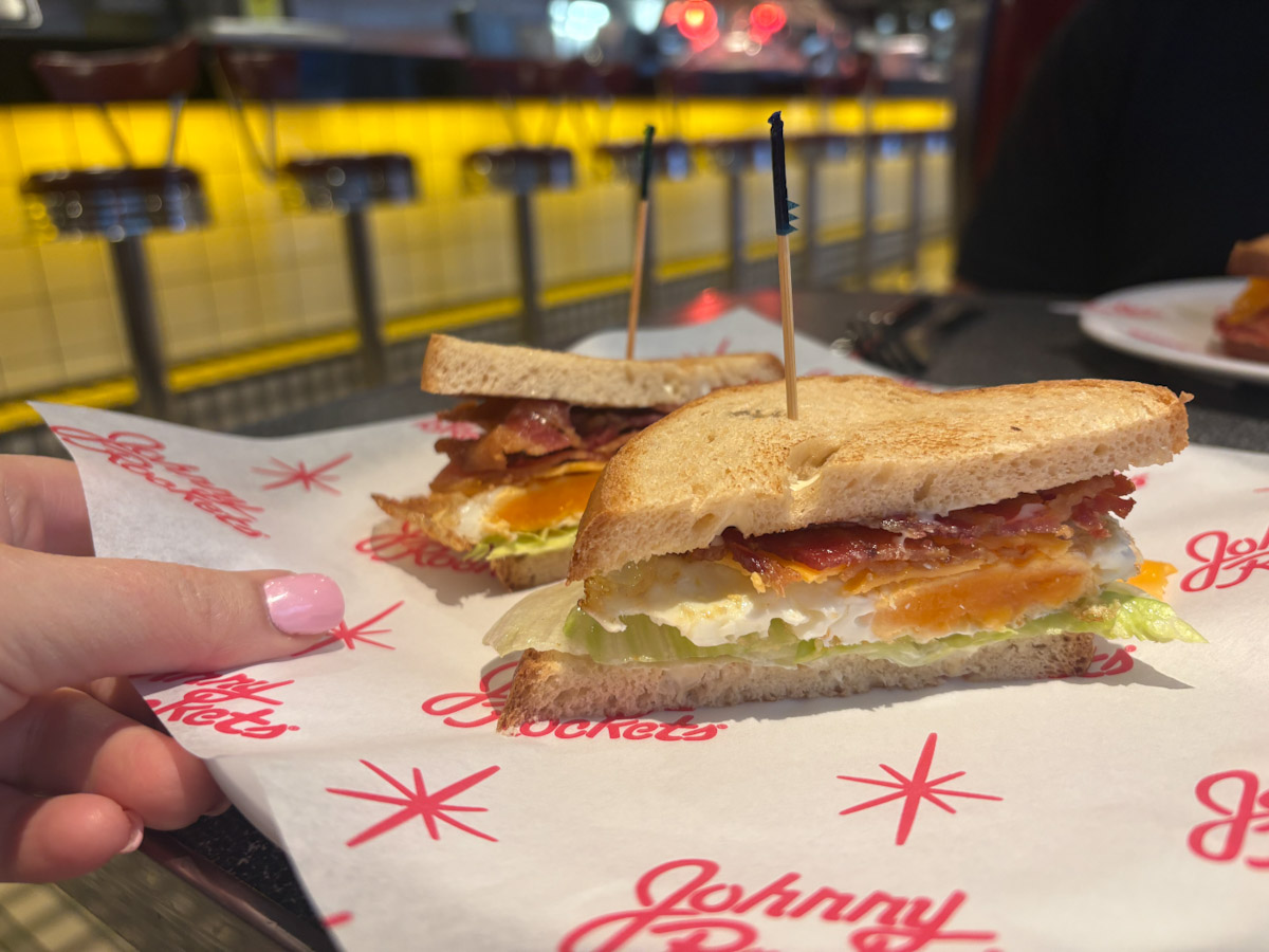 Breakfast in Johnny Rockets On Allure of the Seas